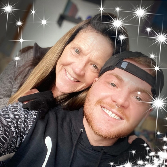 Poshmark profile picture for @hags